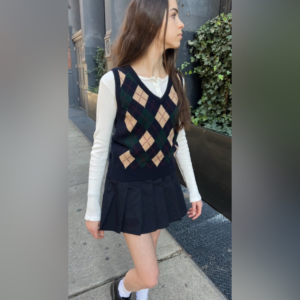 Brandy Melville Sweater Vest, one size 80% wool made in Italy